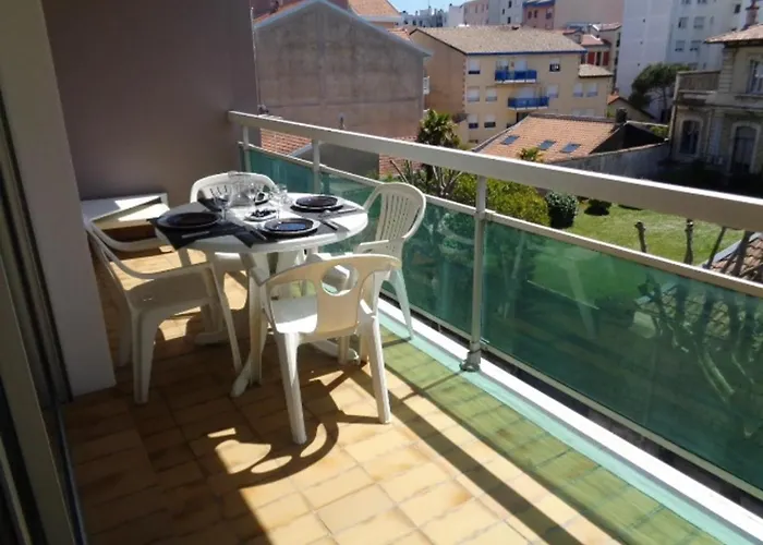 Apartament En Centre-ville D'arcachon Avec Balcon, Parking Prive Et Wi-fi, A 300m De La - Fr-1-374-28 *