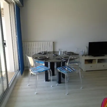En Centre-ville D'arcachon Avec Balcon, Parking Privé Et Wi-fi, à 300m De La - Fr-1-374-28 Appartement Arcachon