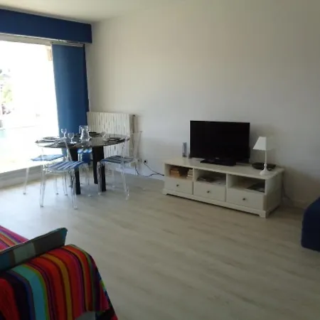 En Centre-ville D'arcachon Avec Balcon, Parking Privé Et Wi-fi, à 300m De La - Fr-1-374-28 Apartamento *