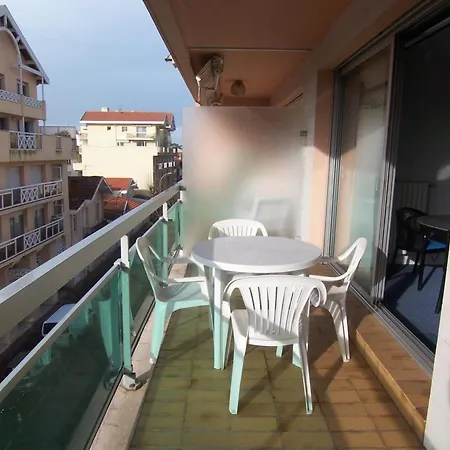 En Centre-ville D'arcachon Avec Balcon, Parking Prive Et Wi-fi, A 300m De La - Fr-1-374-28 Apartment