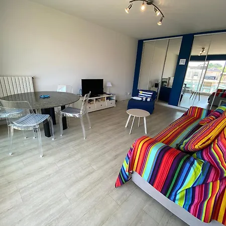 Apartment En Centre-ville D'arcachon Avec Balcon, Parking Prive Et Wi-fi, A 300m De La - Fr-1-374-28 *