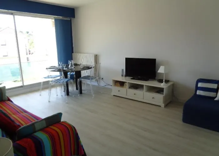 En Centre-ville D'arcachon Avec Balcon, Parking Prive Et Wi-fi, A 300m De La - Fr-1-374-28 Apartment *